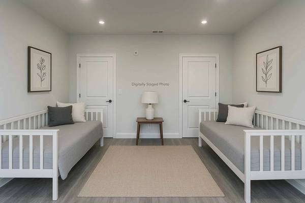 Listing photo 1 of 5