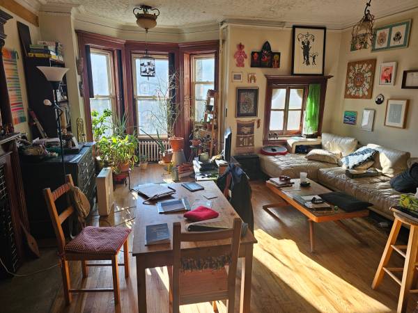 Listing photo 1 of 4