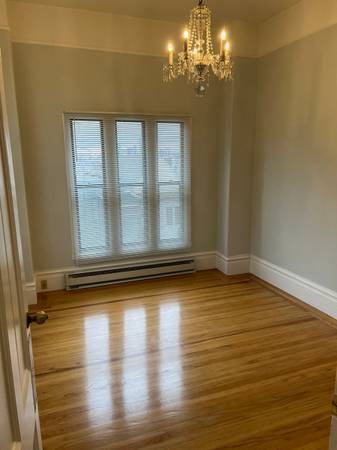 Listing photo 1 of 3