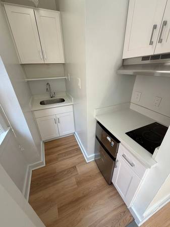 Listing photo 1 of 3