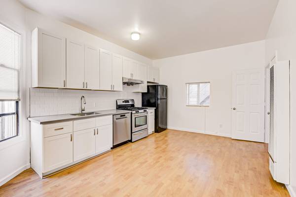 Listing photo 1 of 5