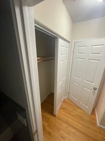 Listing photo 1 of 4