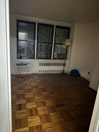 Listing photo 1 of 3