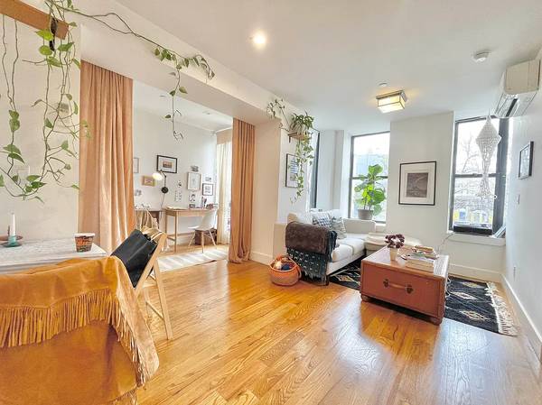 Listing photo 1 of 5