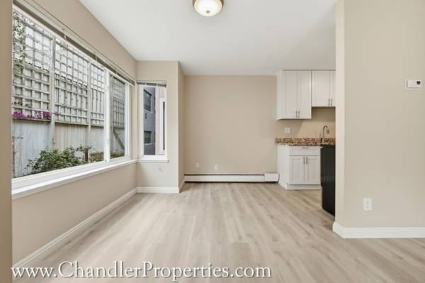 Listing photo 1 of 5