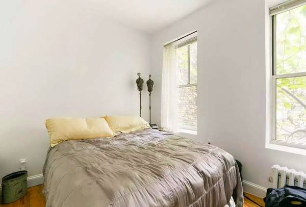 Listing photo 1 of 4