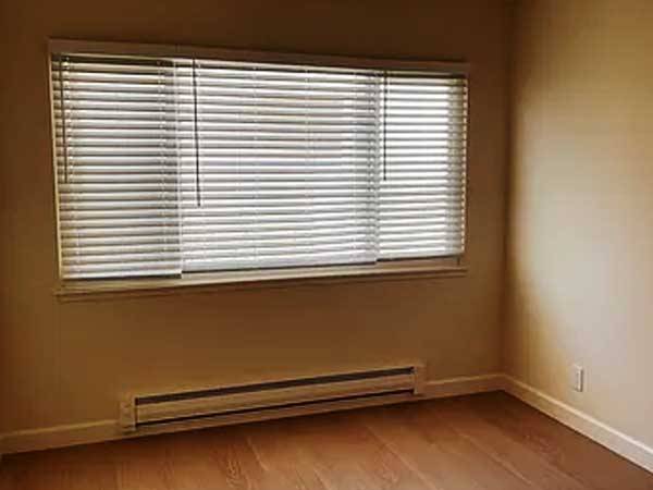 Listing photo 1 of 4