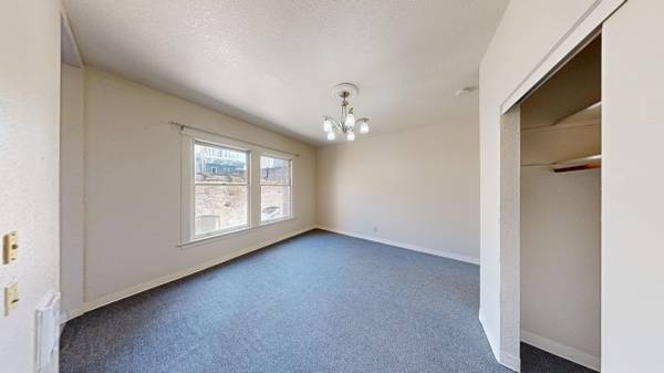 Listing photo 1 of 5