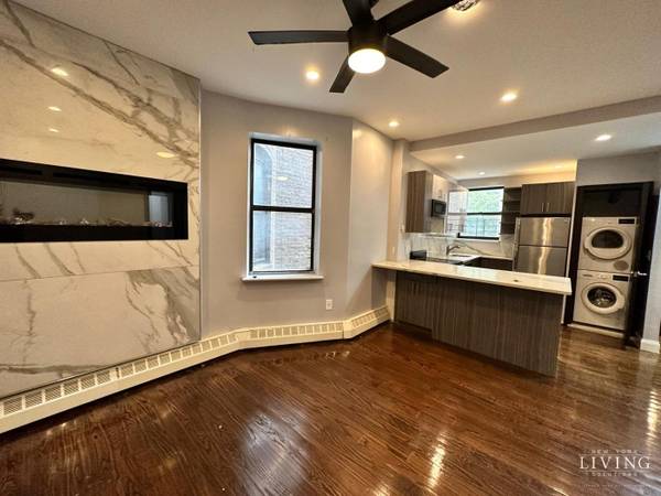 Listing photo 1 of 20