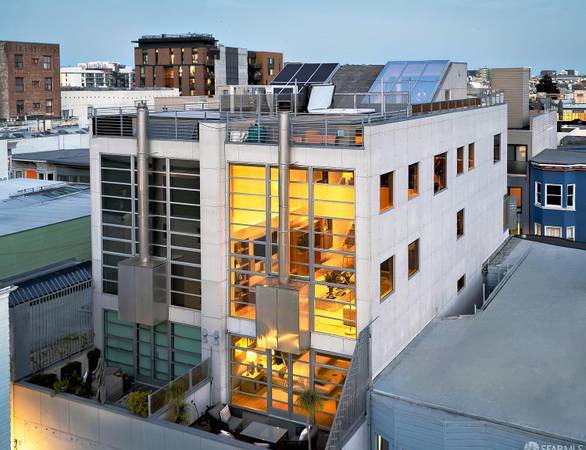 Listing photo 1 of 5