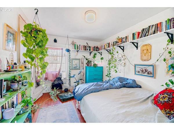 Listing photo 1 of 3