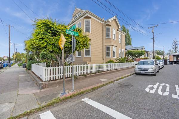 Listing photo 1 of 5