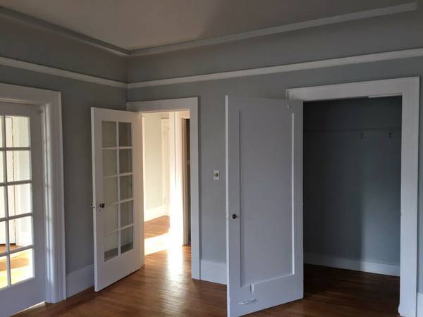 Listing photo 1 of 5