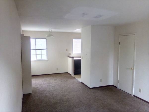 Listing photo 1 of 5