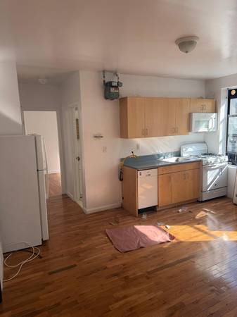 Listing photo 1 of 5