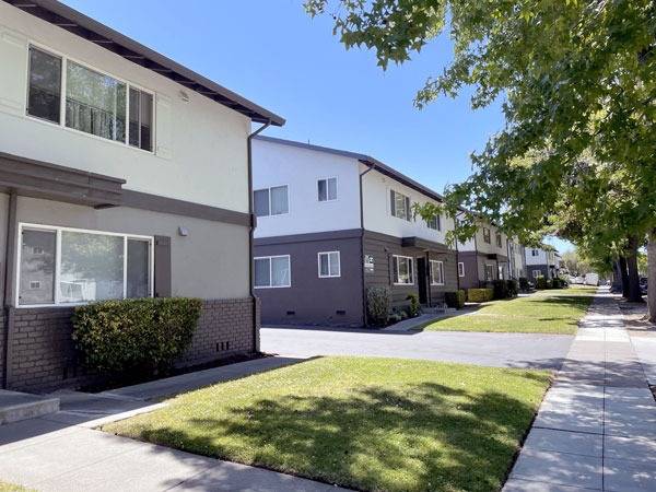 Listing photo 1 of 5