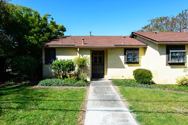 Listing photo 1 of 5
