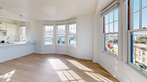 Listing photo 1 of 5