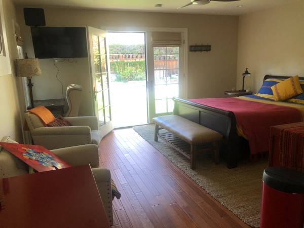 Listing photo 1 of 4