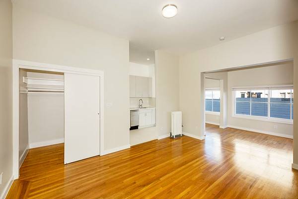 Listing photo 1 of 5