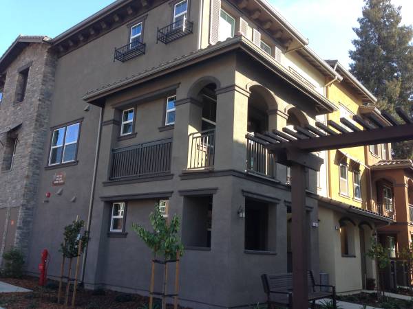 Listing photo 1 of 5