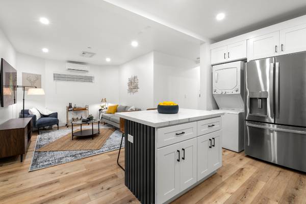 Listing photo 1 of 5