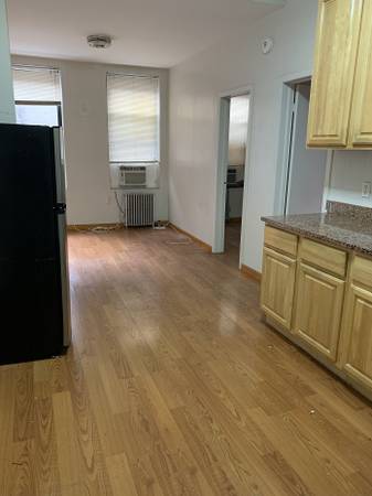 Listing photo 1 of 5