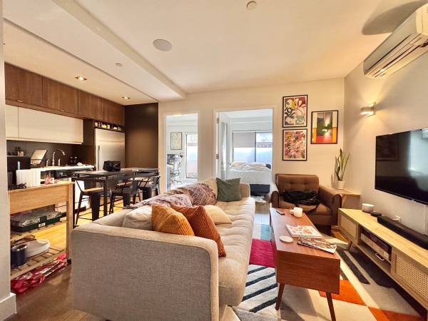 Listing photo 1 of 5