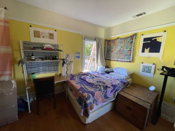 Listing photo 1 of 5