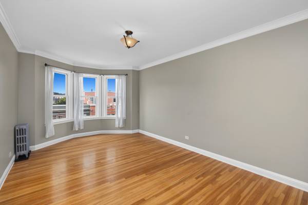Listing photo 1 of 5