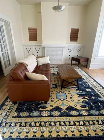 Listing photo 1 of 5