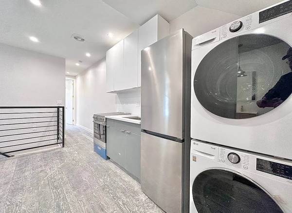 Listing photo 1 of 5