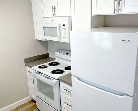 Listing photo 1 of 5