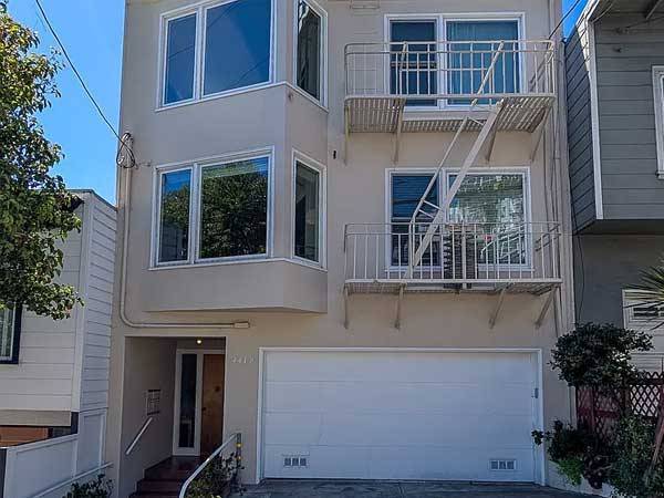 Listing photo 1 of 4