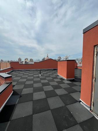 Listing photo 1 of 4