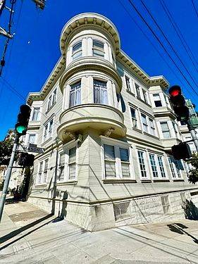 Listing photo 1 of 5