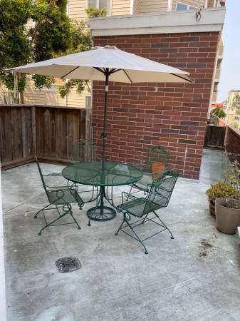 Listing photo 1 of 5