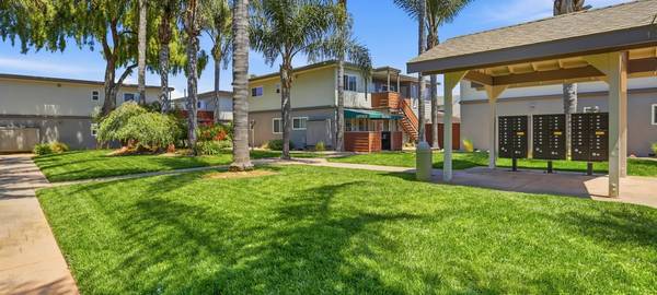 Listing photo 1 of 5