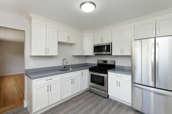 Listing photo 1 of 5