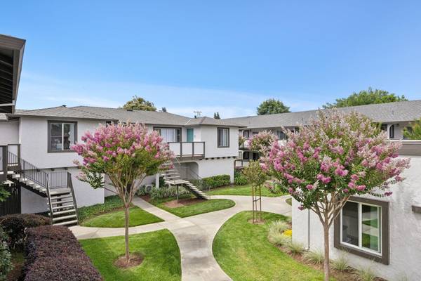 Listing photo 1 of 5