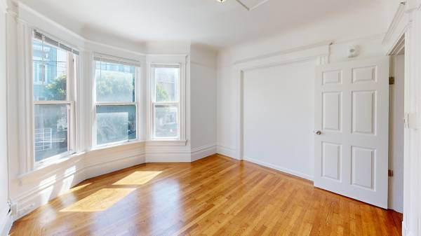 Listing photo 1 of 5