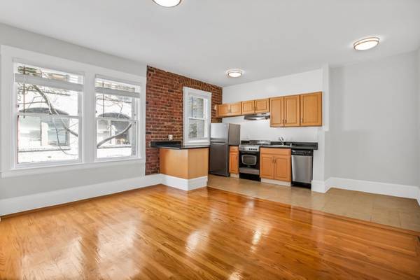 Listing photo 1 of 5