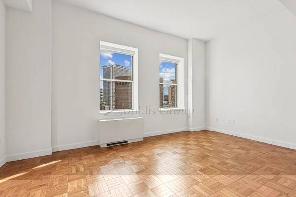 Listing photo 1 of 3