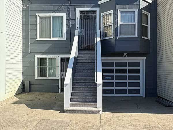 Listing photo 1 of 4
