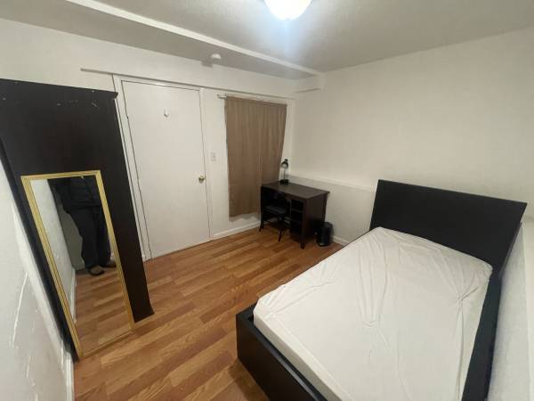 Listing photo 1 of 4