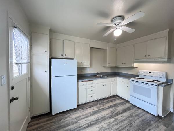 Listing photo 1 of 5