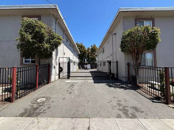 Listing photo 1 of 5