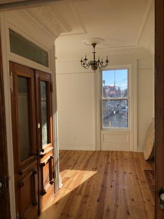 Listing photo 1 of 5