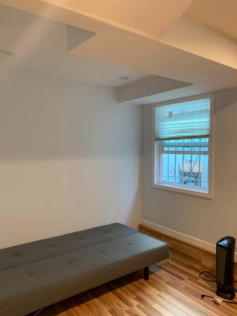 Listing photo 1 of 4