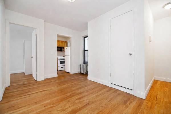 Listing photo 1 of 5